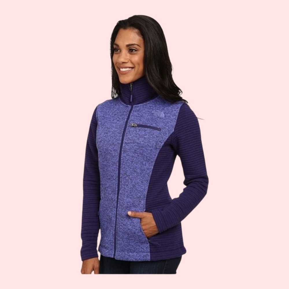 The North Face Women's Indi Insulated Full Zip Jacket in Garnet Purple. NWT